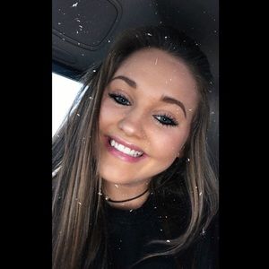 Meet your Posher, Devyn